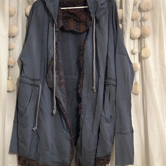 We the Free sweatshirt NWT large with fabric accents - Picture 7 of 9